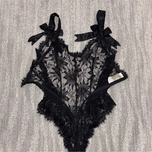 VTG Victoria’s Secret Gold Label Black Lace Teddy Bows Buttons Sheer Women’s S - Picture 3 of 6